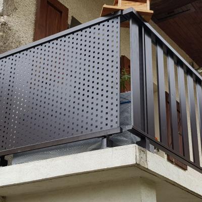 Garde Corps Aluminium Perfore Et Palines